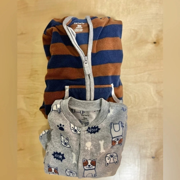 Set of 2 Carter’s Fleece 9M Baby Boy Onesies - Picture 2 of 9